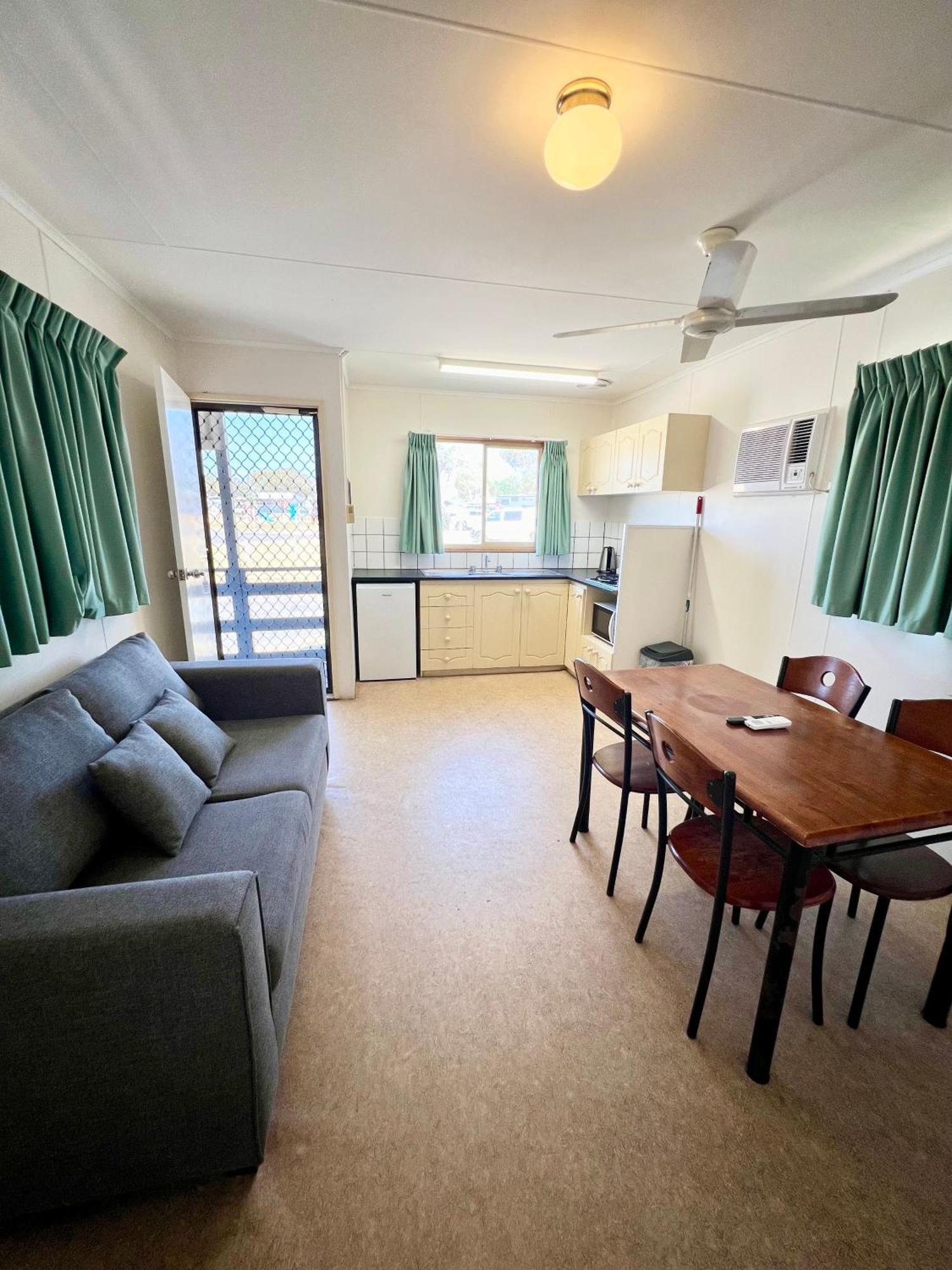 Sunset Beach Holiday Park 제럴턴 외부 사진